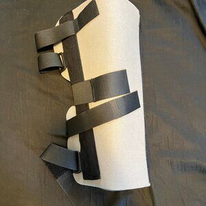 Cut-Away Knee Immobilizer, 16in, Universal